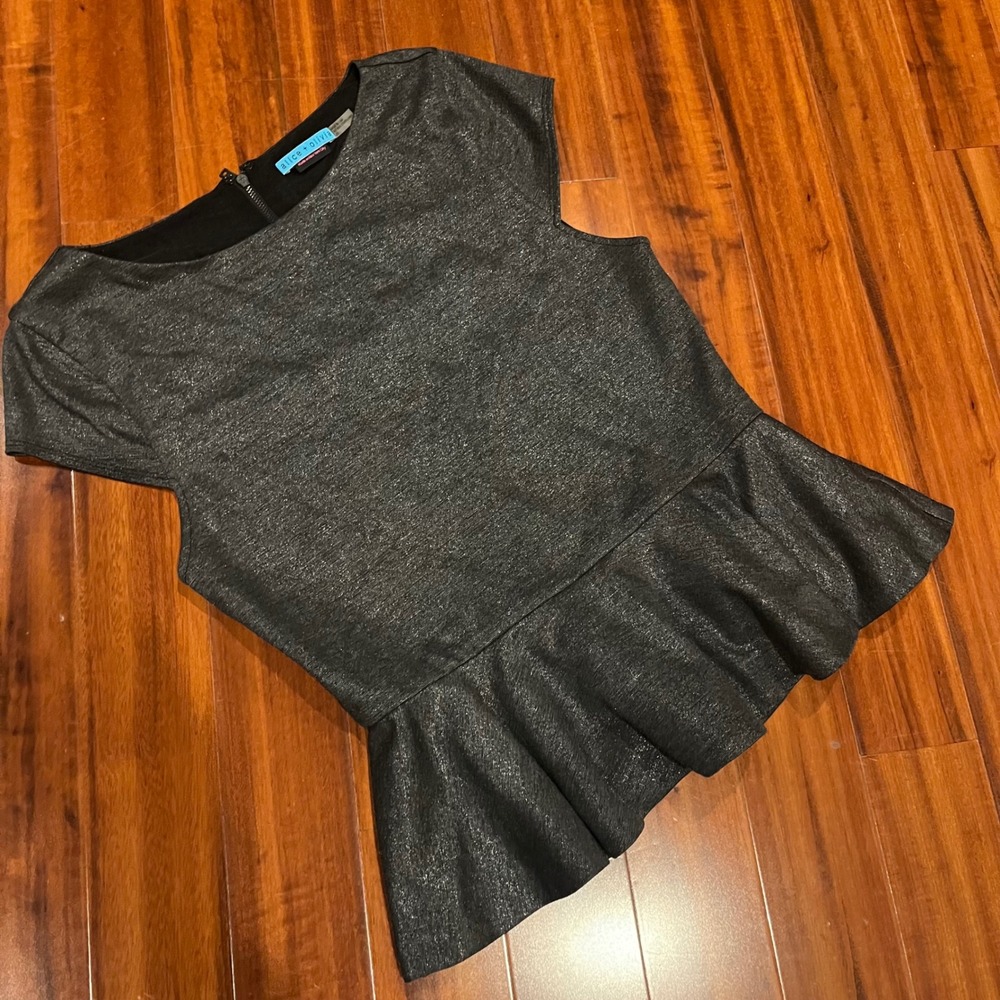 Alice + Olivia Blouse Top Peplum Gray Black Peplum Short Sleeve Zip Back Large